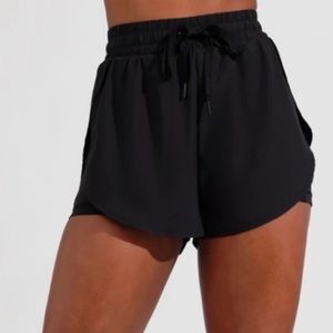 Buffbunny Lifesaver short - Black